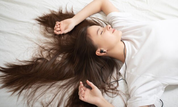 Natural Remedies for Healthy and Long Hair