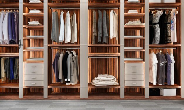 Capsule Wardrobe: Versatile Closet with Fewer Pieces