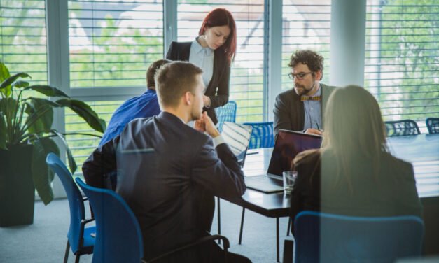 Recruiters Role in Group Discussion : What And How to Deliver