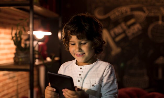 Screen Time Limits: A Parent’s Guide to Mobile Use in Children