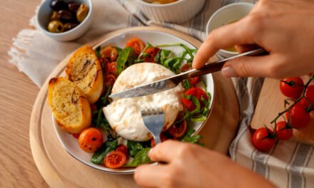 Foods and Habits for a Healthier Smile-Say Cheese!