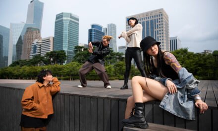 Latest Fashion Trends: Y2K Style Comeback