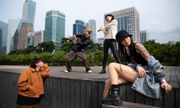 Latest Fashion Trends: Y2K Style Comeback