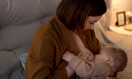 Breastfeeding Struggles? When Formula Might Be the Right Choice