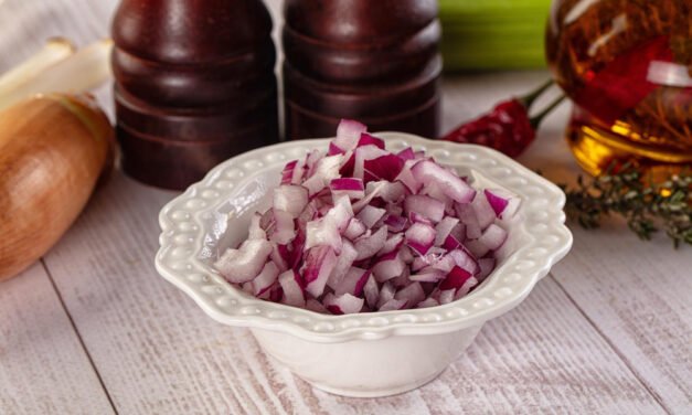 Onion Juice Benefits: Heals 5 Common Problems Naturally