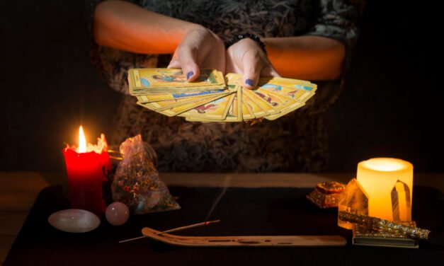 Tarot for Absolute Beginners: How to Read Your First Spread