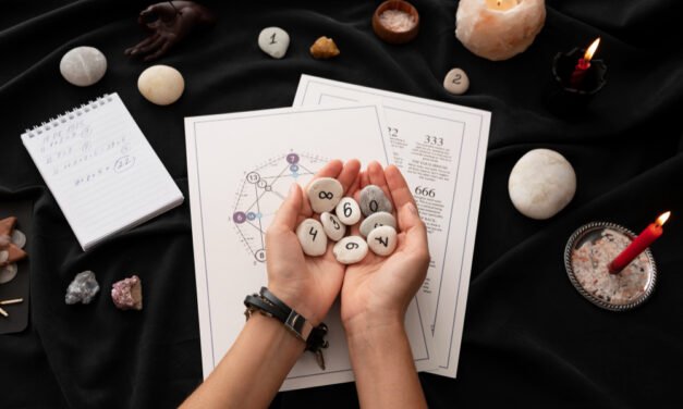Tarot and Moon Phases: Aligning Your Readings with Lunar Energy