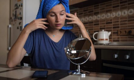 Say Bye to Acne: 5 Monsoon Diet Tips for Glowing Skin