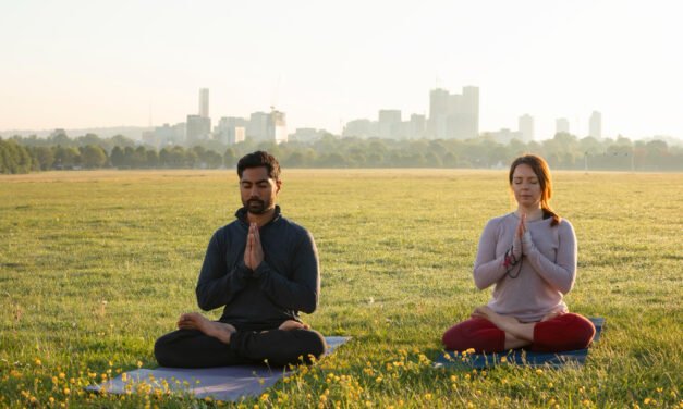 Guided vs Silent Meditation: Which Is Best for Beginners?