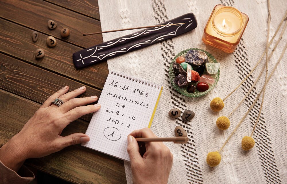 Tarot Trends 2026: Why Readers Are Embracing Modern Tarot Decks