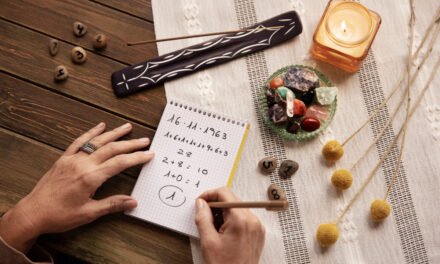 Tarot Trends 2025: Why Readers Are Embracing Modern Tarot Decks