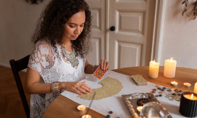 Negative Thought Patterns and How Tarot Can Help Break Them